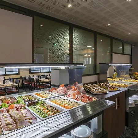 Отель National 3*